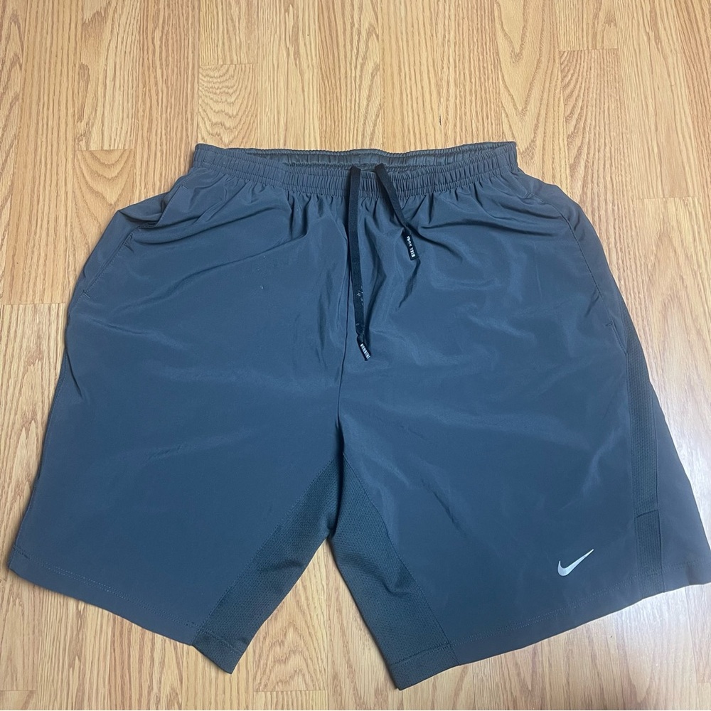 Nike Men's Dark Gray Athletic Shorts